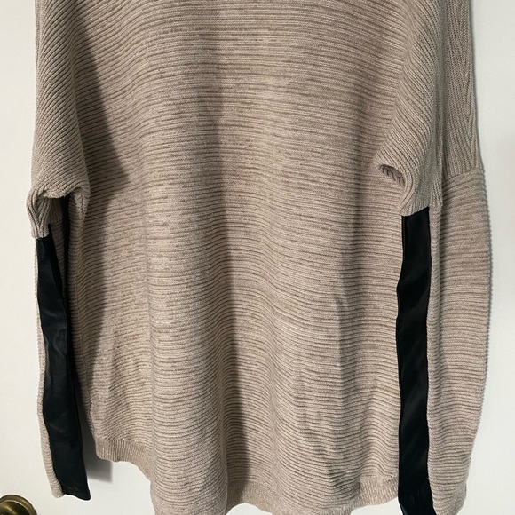 A Byer Sweater. Most likely bought from TJ Maxx. - Picture 1 of 2